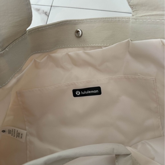 Lululemon Tote Bag - Picture 3 of 4